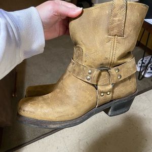 Frye Harness 8R boots size 8